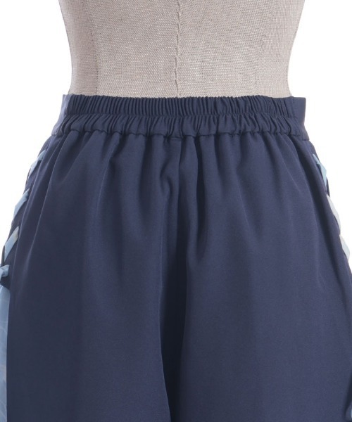 axes femme POETIQUE(アクシーズファムポエティック)の「揺蕩う海月ラッフルワイドパンツ(その他パンツ・レディース・グレー/ブラック/ネイビー・MEDIUM)」の18枚目の写真