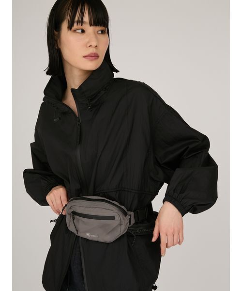 emmi（エミ）の「【emmi×KEEN】RECYCLE NYLON HIPBAG（ボディバッグ/ウエストポーチ・レディース・グレー・F）」の2枚目の写真