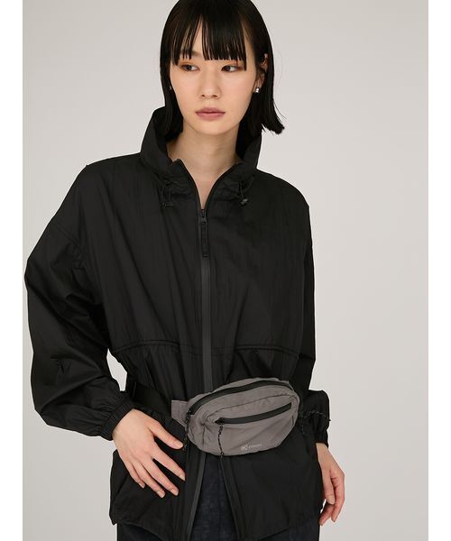 emmi（エミ）の「【emmi×KEEN】RECYCLE NYLON HIPBAG（ボディバッグ/ウエストポーチ・レディース・グレー・F）」の4枚目の写真