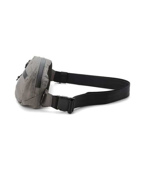 emmi（エミ）の「【emmi×KEEN】RECYCLE NYLON HIPBAG（ボディバッグ/ウエストポーチ・レディース・グレー・F）」の8枚目の写真