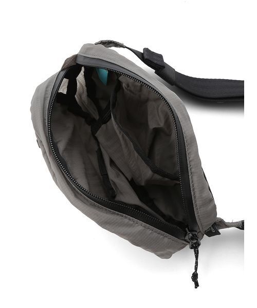 emmi（エミ）の「【emmi×KEEN】RECYCLE NYLON HIPBAG（ボディバッグ/ウエストポーチ・レディース・グレー・F）」の11枚目の写真