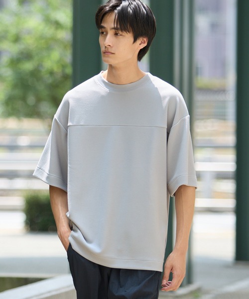coca(coca)(コカ)の「エンボスフットボールTシャツ(Tシャツ/カットソー・メンズ・ライトグレー/ブラック・XL/M/L)」の1枚目の写真