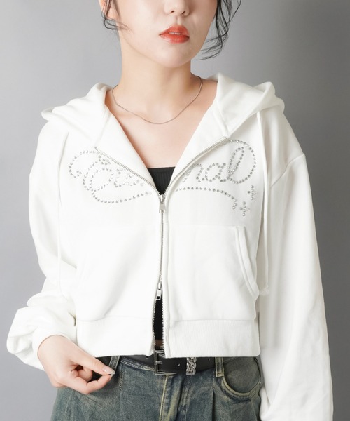 SPINNS（スピンズ）の「キラ盛れラインストーン☆彡Wジップショートパーカー/ラインストーン筆記体ロゴ（パーカー・レディース・ブラック/ピンク/杢グレー/オフホワイト・ONESIZE）」の2枚目の写真