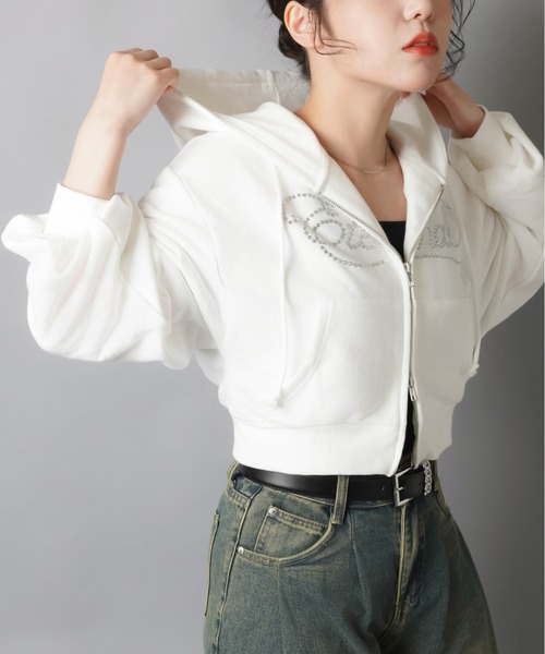 SPINNS（スピンズ）の「キラ盛れラインストーン☆彡Wジップショートパーカー/ラインストーン筆記体ロゴ（パーカー・レディース・ブラック/ピンク/杢グレー/オフホワイト・ONESIZE）」の12枚目の写真