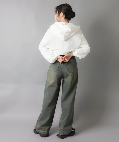 SPINNS（スピンズ）の「キラ盛れラインストーン☆彡Wジップショートパーカー/ラインストーン筆記体ロゴ（パーカー・レディース・ブラック/ピンク/杢グレー/オフホワイト・ONESIZE）」の16枚目の写真