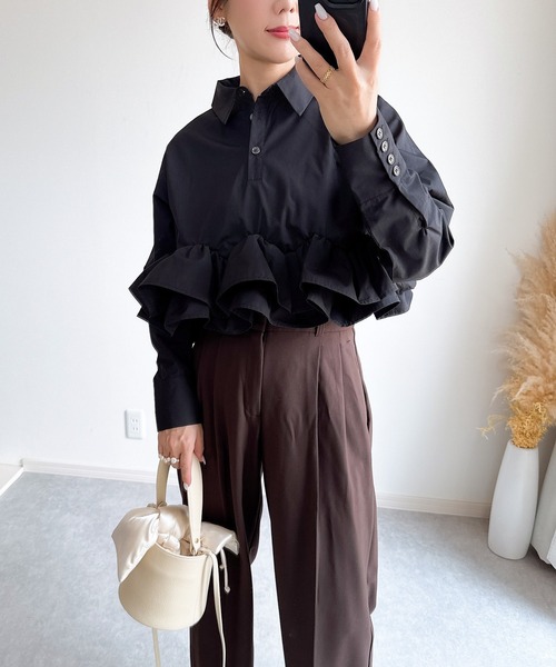 【ヨリ】ぬくぬくヘムフリルブラウス プルオーバー 長袖 F 黒 yori(ヨリ)の「ぬくぬくヘムフリルブラウス【2022AW】12月中旬発売予定