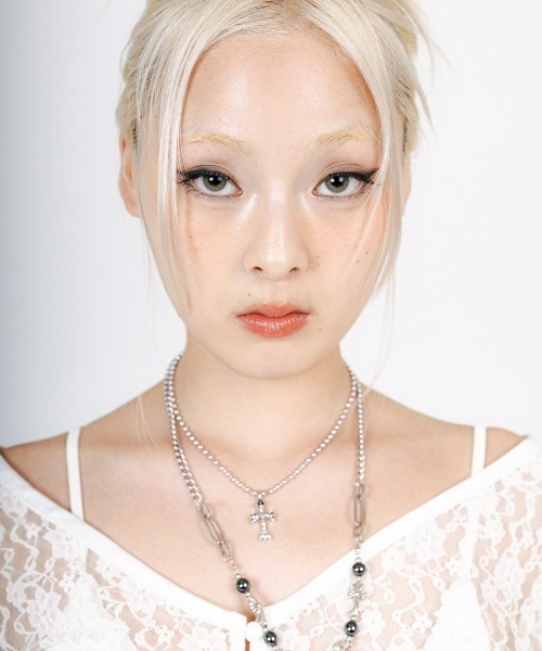 ROYAL FLASH（ロイヤルフラッシュ）の「MITSUKI/ミツキ/LACE V NECK TOPS（Tシャツ/カットソー・レディース・ホワイト/ブラック/レッド・F）」の9枚目の写真