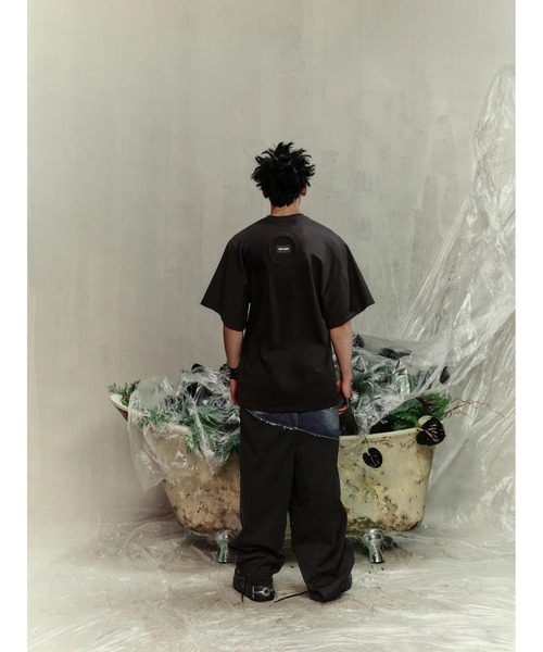 L.H.P（エルエイチピー）の「Aesir Studios/アースィアスタジオ/RHINESTONE T-SHIRT（Tシャツ/カットソー・レディース・ブラック・2/1）」の11枚目の写真