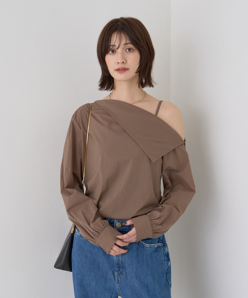 EMMA ROUGE VIF(エマルージュヴィフ)の「【新色登場】【一部店舗限定】アシメオフショルブラウス ストライプ(シャツ/ブラウス・レディース・ストライプ・フリー)」の3枚目の写真