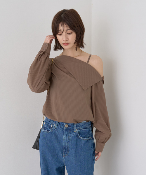 EMMA ROUGE VIF(エマルージュヴィフ)の「【新色登場】【一部店舗限定】アシメオフショルブラウス ストライプ(シャツ/ブラウス・レディース・ストライプ・フリー)」の4枚目の写真