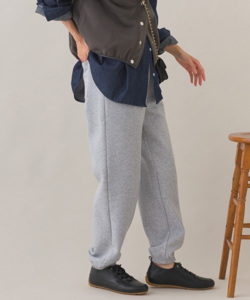 OMNES（オムネス）の「OMNES×FRUIT OF THE LOOM 裏起毛スウェットパンツ（スウェットパンツ・レディース・ネイビー/グレー・LARGE/MEDIUM）」の4枚目の写真