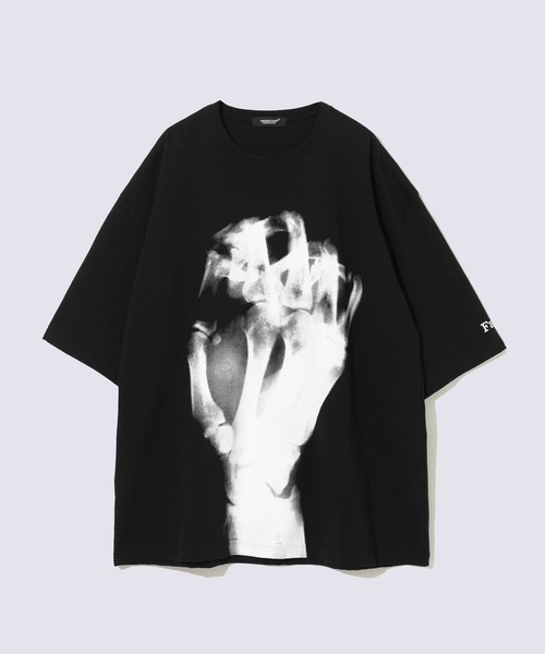UNDERCOVER(アンダーカバー)の「【UNDERCOVER/アンダーカバー】TEE Print Faust(Tシャツ/カットソー・メンズ・ブラック/ホワイト・4/3)」の2枚目の写真