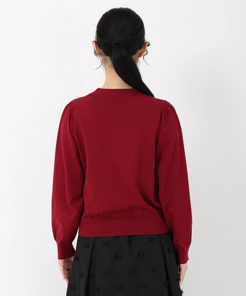 STRAWBERRY-FIELDS(ストロベリーフィールズ)の「コンフォートイネス_ボウタイパール釦ニット(ニット/セーター・レディース・ブラック/オフホワイト/ローズ・2)」の6枚目の写真