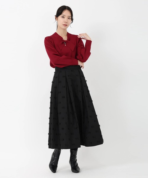 STRAWBERRY-FIELDS(ストロベリーフィールズ)の「コンフォートイネス_ボウタイパール釦ニット(ニット/セーター・レディース・ブラック/オフホワイト/ローズ・2)」の12枚目の写真