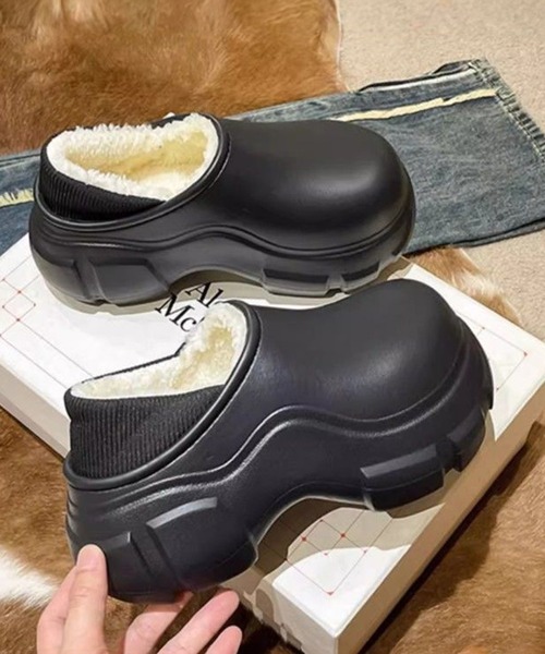 c.u.l(シーユーエル)の「ボア クロッグスリッポン ファーサンダル culs154(サンダル・レディース・ブラック/ホワイト・S/M/L)」の5枚目の写真