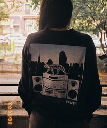 HUF（ハフ）の「MIDNIGHT RADIO CREW（スウェット）」