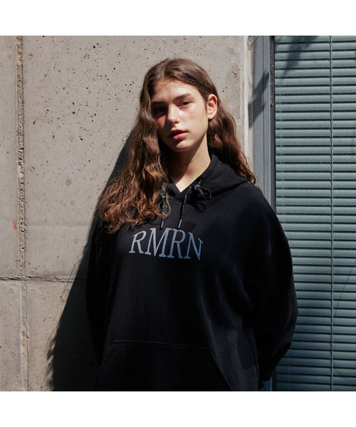 RMRN(アルエームアルエヌ)の「RMRN LOGO HOODIE(パーカー・レディース・ブラック/グレー・FREE)」の2枚目の写真