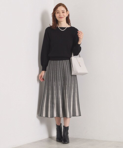 ITS'DEMO（イッツデモ）の「【手洗い可】フレアスカートニットセットアップ（セットアップ・レディース・ブラック系3/ブルー系8/アイボリー系3/ピンク系・00）」の2枚目の写真