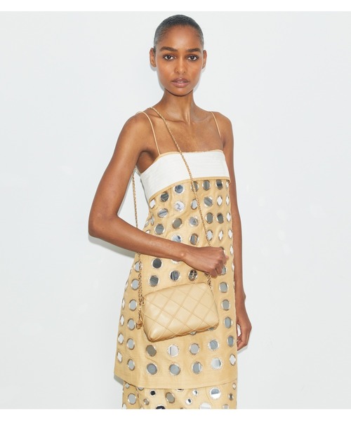 TORY BURCH（トリーバーチ）の「フレミング ソフト クロスボディバッグ（ショルダーバッグ・レディース・クリーム・ONE SIZE）」の4枚目の写真