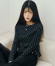 MIHEV（ミヘブ）の「ポルカドットフリルロングスリーブブラック（Tシャツ/カットソー）」