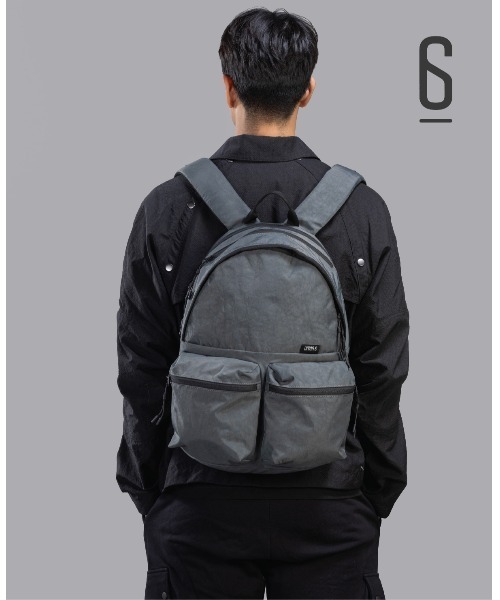 emonique(エモニーク)の「UNION6 バックパック D4 Backpack(バックパック/リュック・メンズ・グレー・FREE)」の1枚目の写真