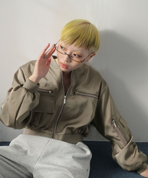 Ulysses（ユリシス）の「ツイルショートジップブルゾン（MA-1・レディース・モカ/ブラック・F）」の17枚目の写真