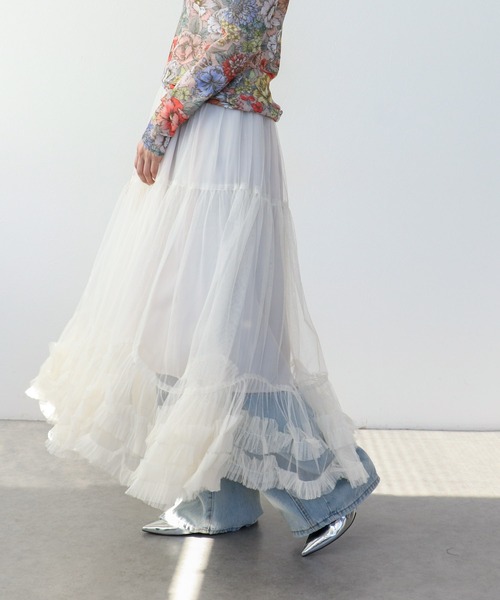 Three Four Time（ｽﾘｰﾌｫｰﾀｲﾑ）の「裾ランダムフリルチュールスカート（スカート・レディース・オフホワイト/ブラック・FREE）」の4枚目の写真