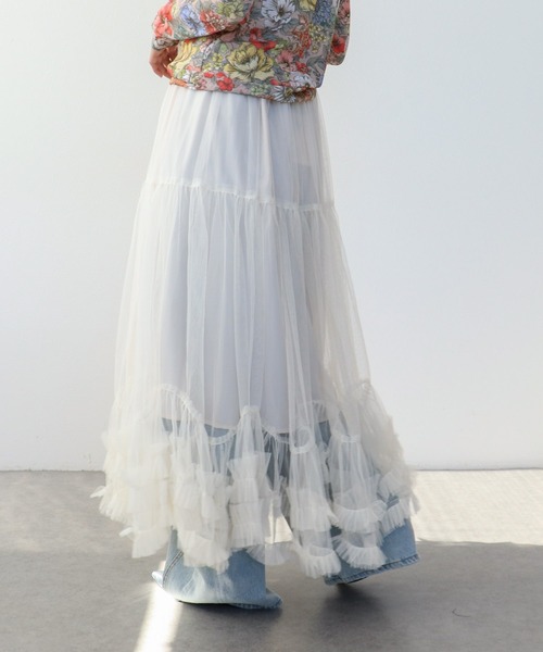 Three Four Time（ｽﾘｰﾌｫｰﾀｲﾑ）の「裾ランダムフリルチュールスカート（スカート・レディース・オフホワイト/ブラック・FREE）」の5枚目の写真