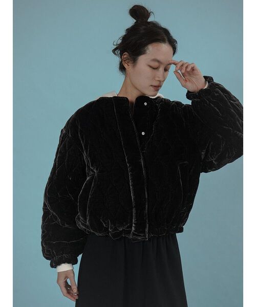 FIKA.(フィーカ)の「Velvet quilting short blouson(その他アウター・レディース・チャコール/オレンジ系3/ミント・MEDIUM)」の5枚目の写真