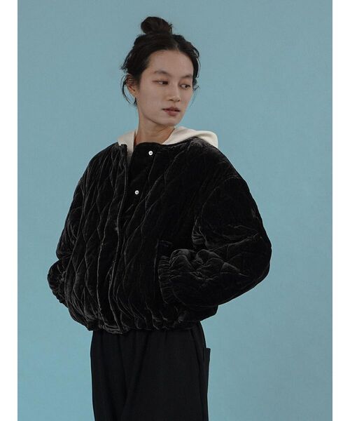 FIKA.(フィーカ)の「Velvet quilting short blouson(その他アウター・レディース・チャコール/オレンジ系3/ミント・MEDIUM)」の6枚目の写真