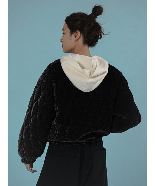 FIKA.(フィーカ)の「Velvet quilting short blouson(その他アウター・レディース・チャコール/オレンジ系3/ミント・MEDIUM)」の8枚目の写真