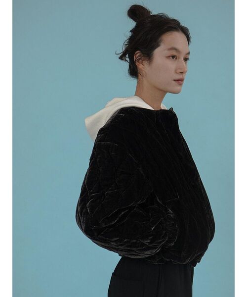 FIKA.(フィーカ)の「Velvet quilting short blouson(その他アウター・レディース・チャコール/オレンジ系3/ミント・MEDIUM)」の10枚目の写真
