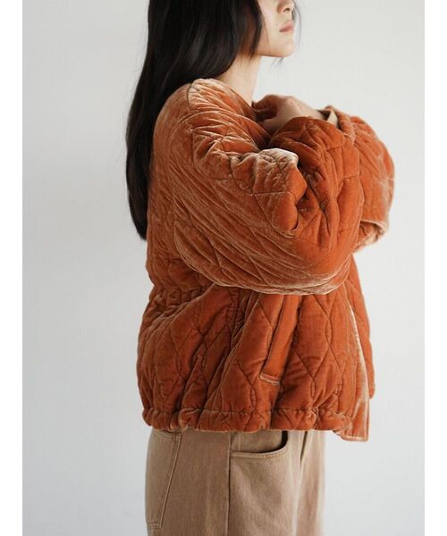 FIKA.(フィーカ)の「Velvet quilting short blouson(その他アウター・レディース・チャコール/オレンジ系3/ミント・MEDIUM)」の16枚目の写真