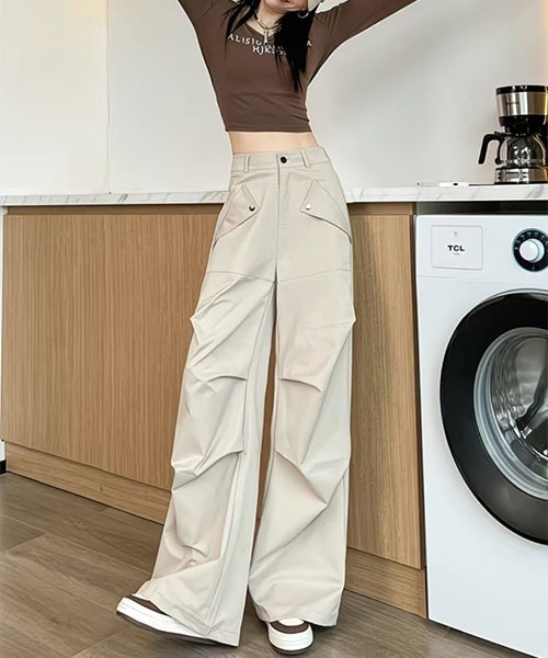 gossip!ロサンゼルス(ゴシップロサンゼルス)の「立体タックデザイン カーゴパンツ(カーゴパンツ・レディース・ブラウン/ブラック/アイボリー・L/M/S)」の6枚目の写真
