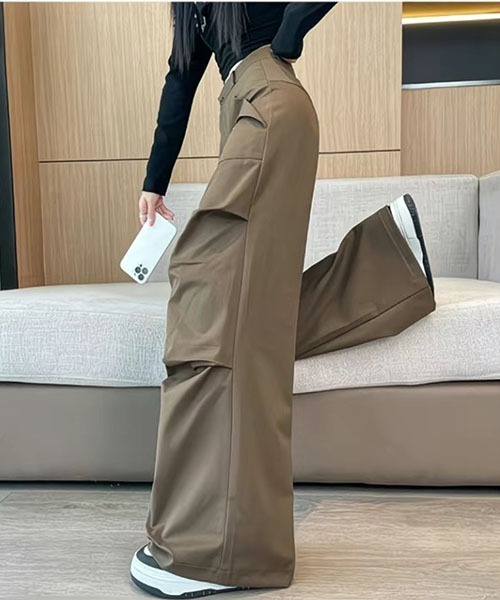 gossip!ロサンゼルス(ゴシップロサンゼルス)の「立体タックデザイン カーゴパンツ(カーゴパンツ・レディース・ブラウン/ブラック/アイボリー・L/M/S)」の17枚目の写真