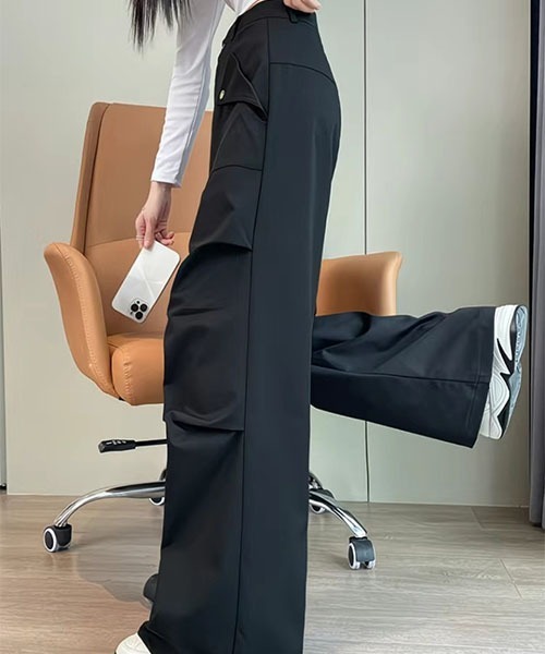 gossip!ロサンゼルス(ゴシップロサンゼルス)の「立体タックデザイン カーゴパンツ(カーゴパンツ・レディース・ブラウン/ブラック/アイボリー・L/M/S)」の22枚目の写真