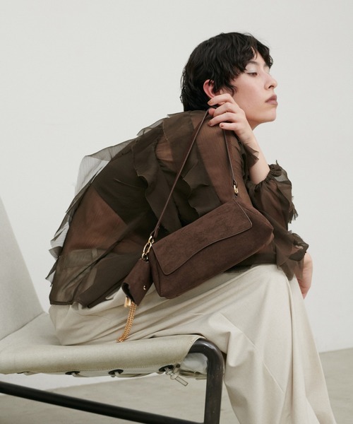 LARUTA(ラルータ)の「【LARUTA】トライアングルバッグ(ショルダーバッグ・レディース・グレイッシュベージュ/ブラック/アイボリー/ダークブラウン/サックスブルー/マルチ・FREE)」の10枚目の写真