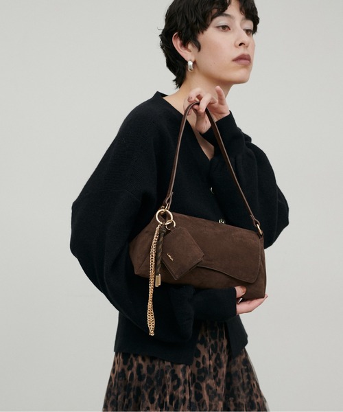 LARUTA(ラルータ)の「【LARUTA】トライアングルバッグ(ショルダーバッグ・レディース・グレイッシュベージュ/ブラック/アイボリー/ダークブラウン/サックスブルー/マルチ・FREE)」の14枚目の写真