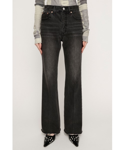 SLY（スライ）の「【2026SS新作】J/W SEMI FLARE DENIM PT ジャストウエストセミフレアデニムパンツ 春服【一部店舗限定アイテム】（デニムパンツ・レディース・ブラック/ブルー・2/1/0）」の5枚目の写真