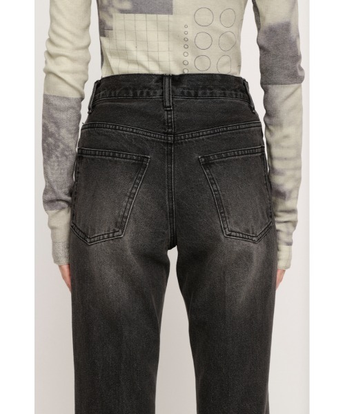 SLY（スライ）の「【2026SS新作】J/W SEMI FLARE DENIM PT ジャストウエストセミフレアデニムパンツ 春服【一部店舗限定アイテム】（デニムパンツ・レディース・ブラック/ブルー・2/1/0）」の9枚目の写真