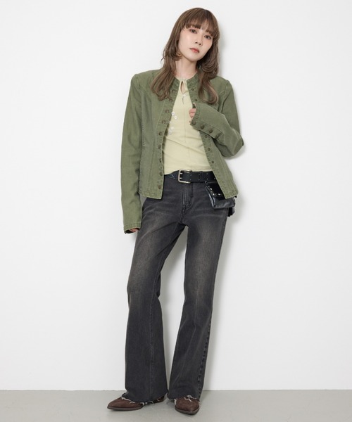 SLY（スライ）の「【2026SS新作】J/W SEMI FLARE DENIM PT ジャストウエストセミフレアデニムパンツ 春服【一部店舗限定アイテム】（デニムパンツ・レディース・ブラック/ブルー・2/1/0）」の21枚目の写真