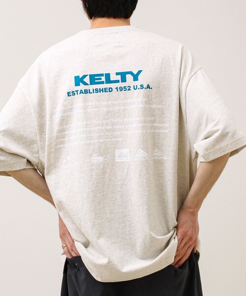 KELTY（ケルティ）の「【KELTY×GLOSTER】別注 バックヒストリーロゴT（Tシャツ/カットソー・メンズ・グレイッシュベージュ/ブラック/杢グレー/オフホワイト/チャコールグレー/ネイビー・S/M/L）」の4枚目の写真