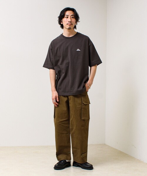 KELTY（ケルティ）の「【KELTY×GLOSTER】別注 バックヒストリーロゴT（Tシャツ/カットソー・メンズ・グレイッシュベージュ/ブラック/杢グレー/オフホワイト/チャコールグレー/ネイビー・S/M/L）」の12枚目の写真