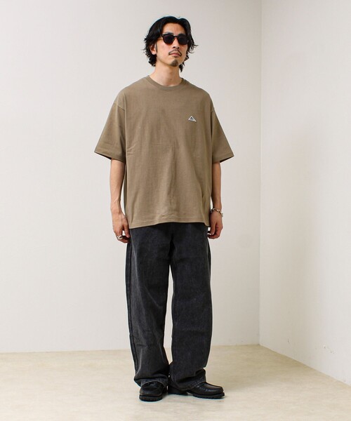 KELTY（ケルティ）の「【KELTY×GLOSTER】別注 バックヒストリーロゴT（Tシャツ/カットソー・メンズ・グレイッシュベージュ/ブラック/杢グレー/オフホワイト/チャコールグレー/ネイビー・S/M/L）」の16枚目の写真