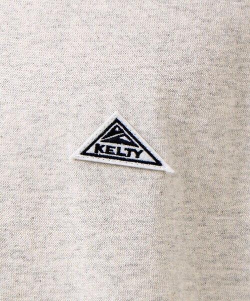 KELTY（ケルティ）の「【KELTY×GLOSTER】別注 バックヒストリーロゴT（Tシャツ/カットソー・メンズ・グレイッシュベージュ/ブラック/杢グレー/オフホワイト/チャコールグレー/ネイビー・S/M/L）」の8枚目の写真