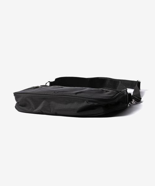 LeSportsac(レスポートサック)の「LeSportsac SM CONV SHOULDER レスポートサック ショルダーバッグ(ショルダーバッグ・レディース・ブラック系1・FREE)」の5枚目の写真