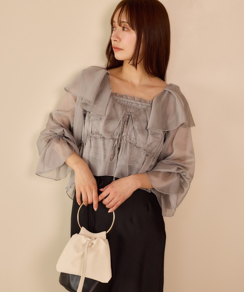 mysty woman（ミスティウーマン）の「ラッフルフリルブラウスキャミSET　659270（シャツ/ブラウス・レディース・オフホワイト/ブラック系その他/グレー/ブラウン・FREE）」の12枚目の写真