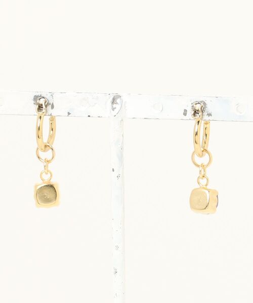 tone（トーン）の「【As】【金属アレルギー対応】NO.200  小ぶりフープ　2way 誕生石　推しカラー　クリスタルガラス　ビジューピアス（チタン）(MA)（ピアス（両耳用）・レディース・ピンク/グリーン系2/パープル/グリーン/ホワイト/ゴールド/ピンク系2/クリア/パープル系2/ブルー系2/ブルー/レッド・FREE）」の21枚目の写真