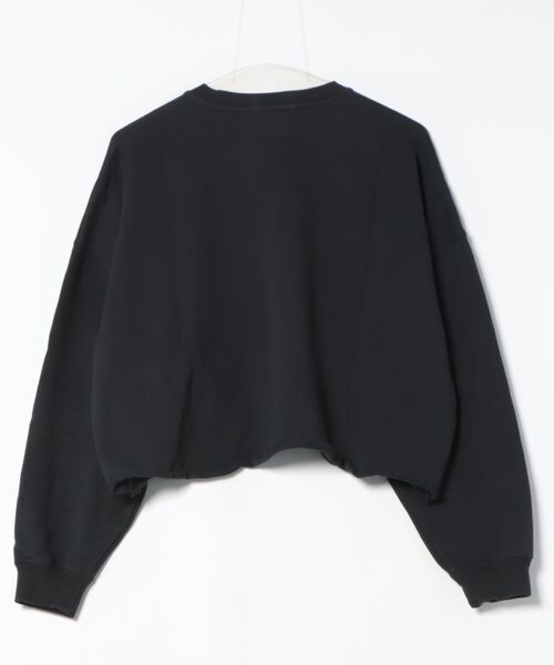 NOISE MAKER（ノイズメーカー）の「オーバーサイズクロップドスウェット（スウェット・レディース・ネイビー・FREE）」の8枚目の写真