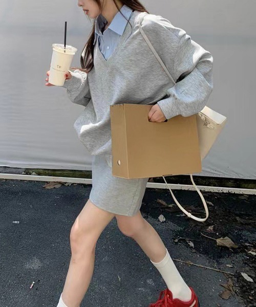 Miniministore(ミニミニストア)の「シャツ襟切り替えスウェットレディース長袖(Tシャツ/カットソー・レディース・グレー×ピンク/グレー×サックスブルー・FREE)」の17枚目の写真